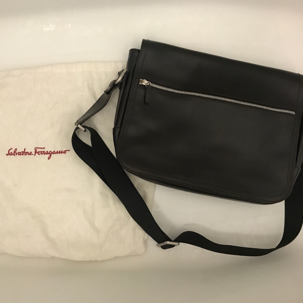New Salvatore Ferragamo Black Leather Bag!